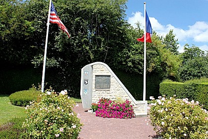 Monument 439th TC Group/ 506th PIR