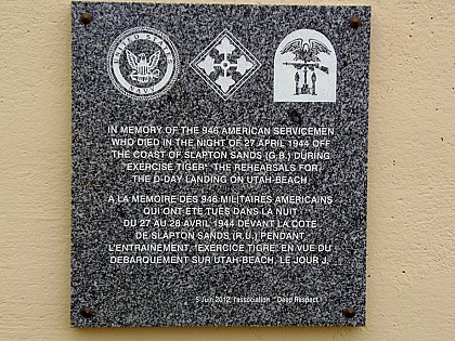 Plaque en l’honneur des soldats de l'exercice Tiger