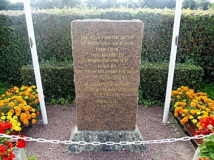 Stèle aérodrome A17