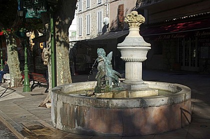 Fontaine de l'Enfant à l'Oie