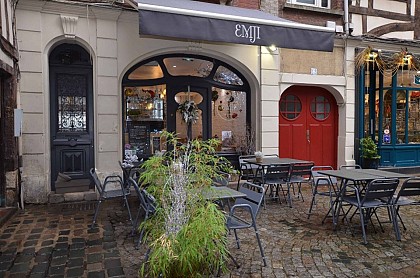 Emji