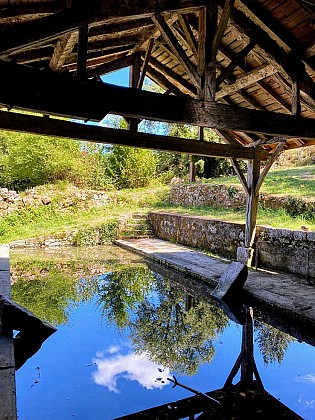 Lavoir et Fontaine Gothique