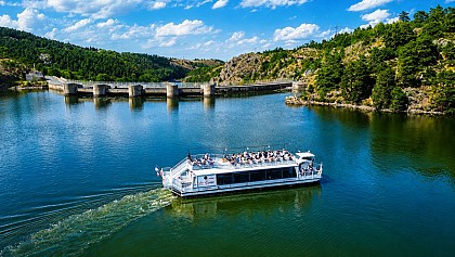 Bateau-croisière promenade dans les Gorges de la Loire avec Cap Grangent