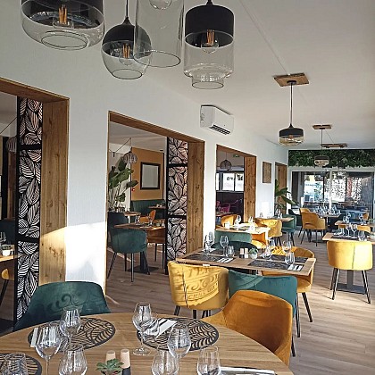 Chesterfield Restaurant Lounge