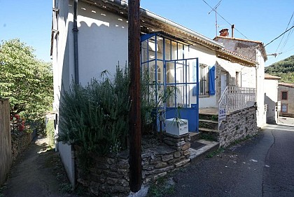 LES VOLETS BLEUS