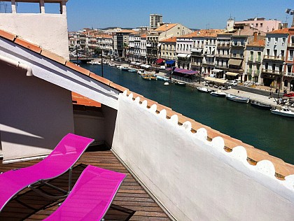 CADRE ROYAL - APPARTEMENT VUE SUR LE CANAL AVEC GRANDE TERRASSE