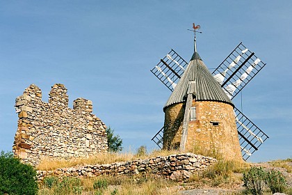 MOULIN DU ROCHER