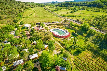 AIRE DE CAMPING CAR DOMAINE D'ANGLAS