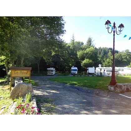 AIRE DE STATIONNEMENT ET DE SERVICE DE LA RIVE