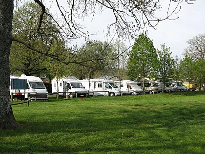 AIRE DE STATIONNEMENT ET DE SERVICE DE L'ÎLE DE L'AGOUT