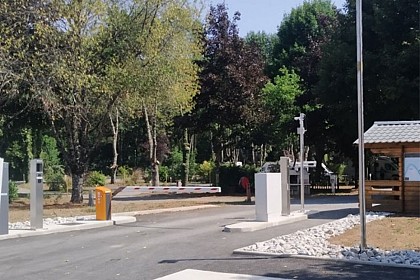 AIRE DE CAMPING CAR LA SALVETAT