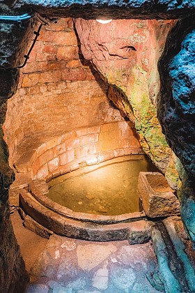 Fontaine troglodytique dite Fontaine des Anglais