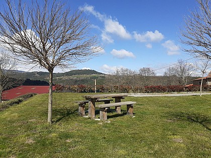 Aire de pique-nique dans le bourg