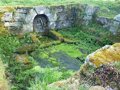 Lochrist cross and fountain