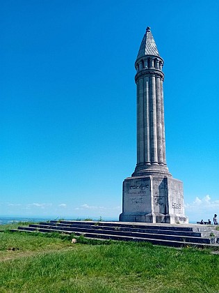 Barres monument