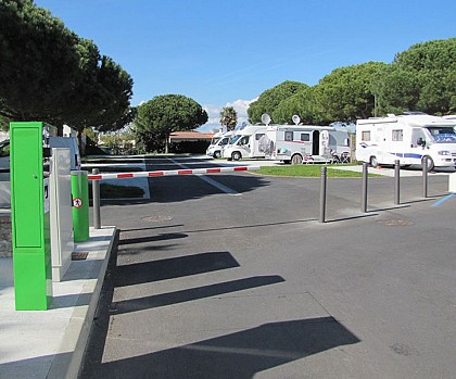 Aire de camping-car park, Les Pins