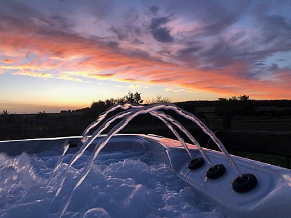 Le spa est dans le pré