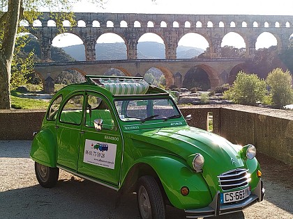 Ailleurs et Uzès - Guide conférencier en vintage-car