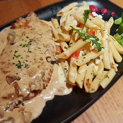 LA TRATTORIA
