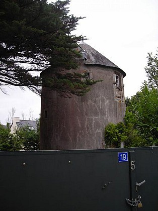 Le Moulin de Keroman et la Croix de Justice