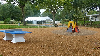 Aire de services et de stationnement au Camping de l'Écluse**