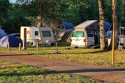 Aire de camping-car du Camping de l'Ile-aux-Pies (Rive Bains-sur-Oust)