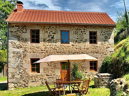 LA PETITE MAISON DU BONHEUR & JACUZZI