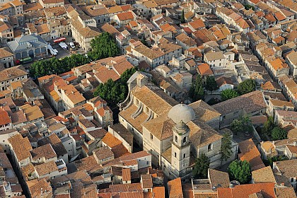 Guided Tour of the Historic Center of Beaucaire in English