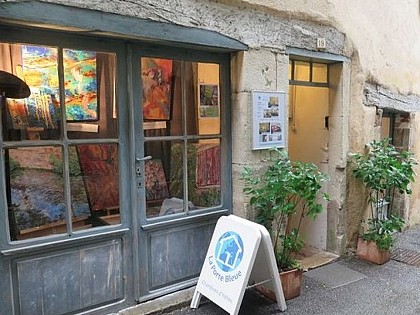 A la porte bleue
