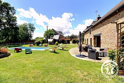 PJ HOUSE