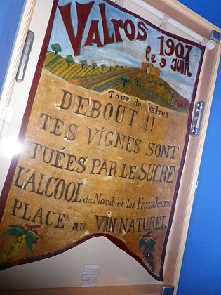 BANNIÈRE DES VIGNERONS DE VALROS-1907
