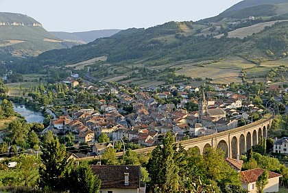 Vue sur le Viaduc ferroviaire d'Aguessac