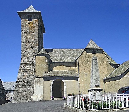 Eglise St Martin d’Alpuech, joyau roman du  XIIème siècle