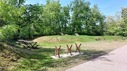 Picnic tables along the cycle path