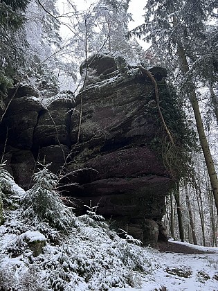 La Grotte des Hussards par la rivière de la Zinsel