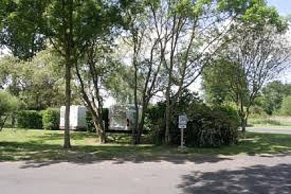 Aire d'accueil privée du Camping Moncontour Active Park