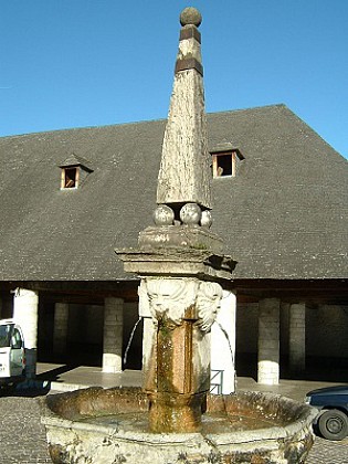 FONTAINES ET LAVOIRS DE CAMPAN