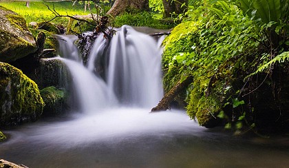 LA FONTAINE ET LA SOURCE DE CRASTES