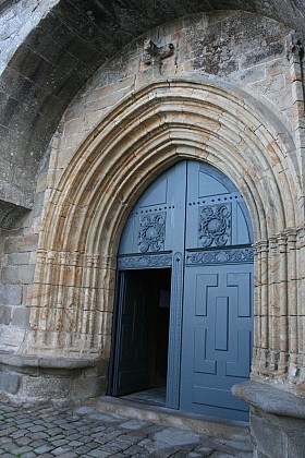 L’église Saint-Sauveur et la chapelle Notre-Dame-de-Lourdes