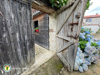 Derrière la Porte