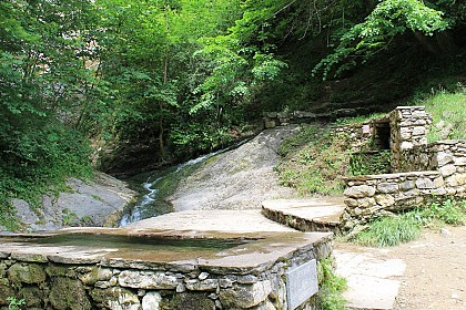 LA FONTAINE DE CRASTES