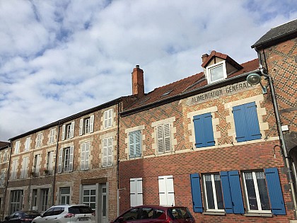 Façades en brique à Randan