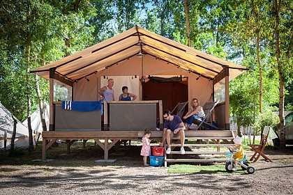 Emplacement camping-car - Camping Ô P'tit Marais