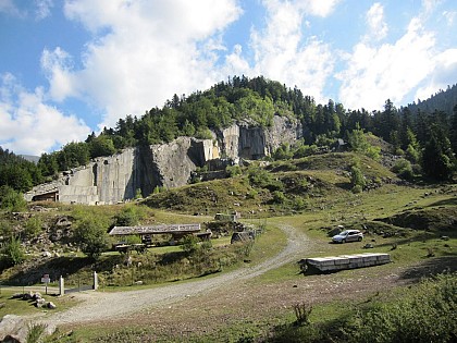 LE MARBRE DANS LA VILLE DE BAGNERES DE BIGORRE