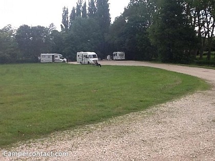 Aire de stationnement et/ou de services pour camping-cars - Vernou-En-Sologne