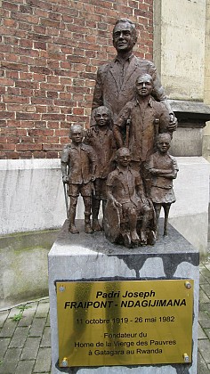 Chapelle Mère Marie-Thérèse / Institut des Filles de la Croix / Stèle Abbé Joseph Fraipont Ndagijimana /