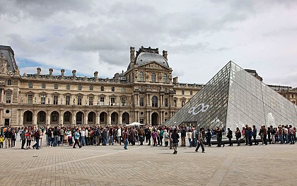 Louvre Museum : Masterpieces & Royal Palace Guided Tour