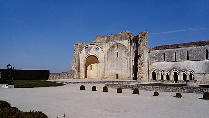 Abbaye de Trizay