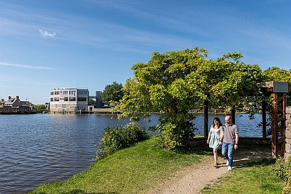 L’étang du Minihy et la cascade