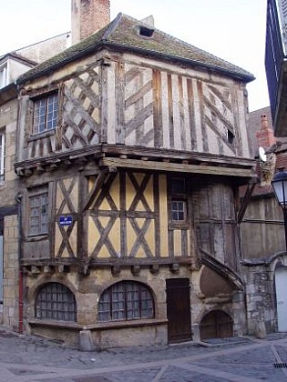 Promenade dans la Cité Médiévale